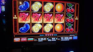 luxky777 Slots Jackpot Free Spin Mega Win ကစားနေသူ